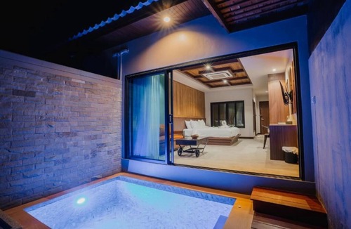 Talat Nuea Resort | Romantic Room with Private Plunge Pool/Located in Siray Bay 5 Minto Phuket Town