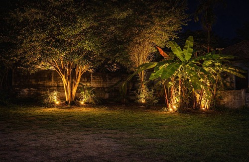 Wok Tum House | Romantic Tropical Retreat | Walk to Hin Kong Beach