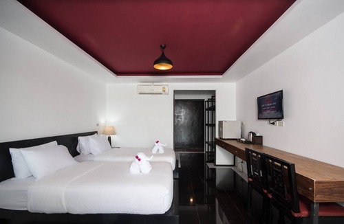 Wichit House | Room Only · Deluxe Room, 16min to Phuket Old Town