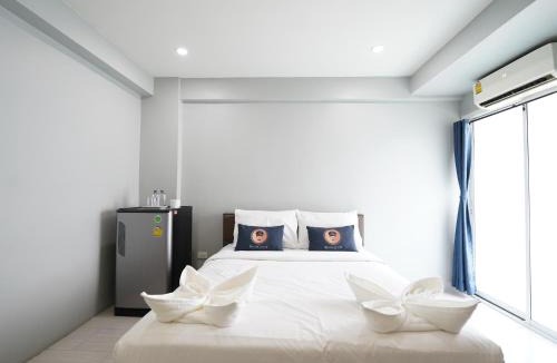Don Muang Hotel | RoomQuest Bangkok Don Mueang Airport