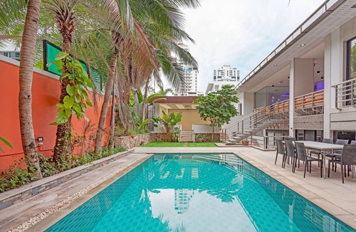 Pratumnak Hill House | Royal Grand - Luxury 4-bedroom villa for 8 people in Pattaya