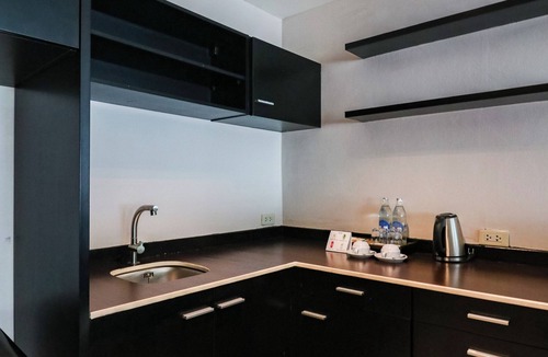 Ratchathewi Hotel | Royal View Resort