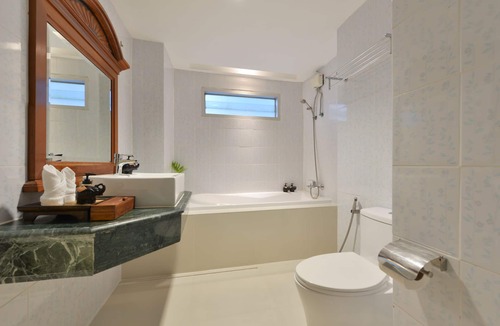Ratchathewi Hotel | Royal View Resort