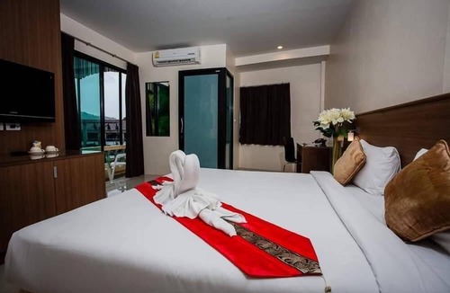 Nanai Road Hotel | Royal Waves Hotel