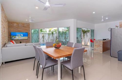 Ban Saiyuan Villa | Sabai Villas, 7 min drive from Naiharn & Rawai, Private pool, Four villas available
