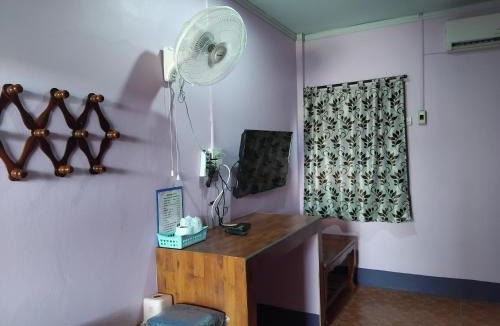 Buriram Hostel | Saran Resort room6