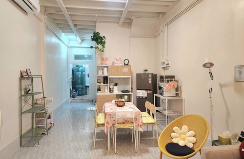 Yan Nawa House | Sathorn 2BR Home, Walk to BTS and Pier, Near ICONSIAM and Asiatique