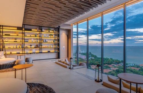 Pratumnak Hill Apartment | Sea View Large Luxury Space For Comfort and Joy