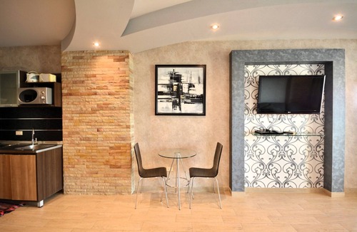 Jomtien Apartment | Sea-View Studio with Large Balcony - Bright and Spacious
