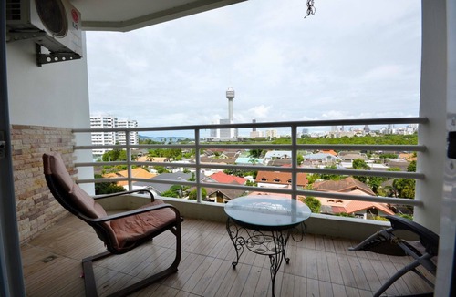 Jomtien Apartment | Sea-View Studio with Large Balcony - Bright and Spacious