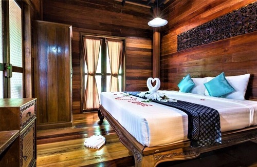 Rawai Villa | Serene Wooden Getaway with Pool Villa - Pet-Friendly