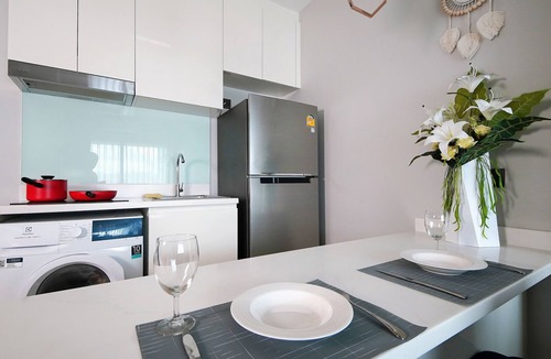 Chang Khlan Apartment | Sky river room overlooking the City of ChiangMai