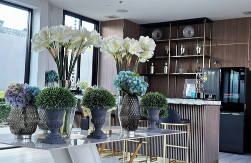 Chang Khlan Apartment | Sky River room with sunset glow of Suthep Mountain