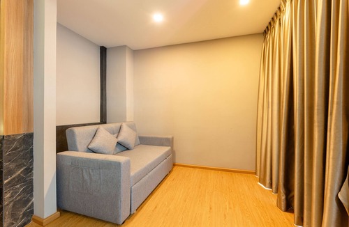 Nanai Road Hotel | Sky Wave Patong