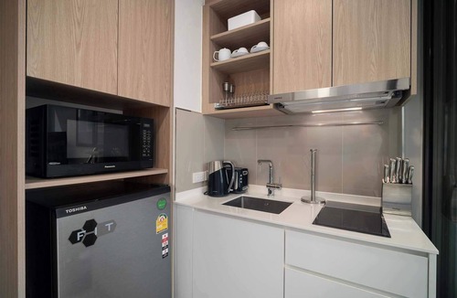Laguna Condo | Skypark Aurora Studio 1A Golf side