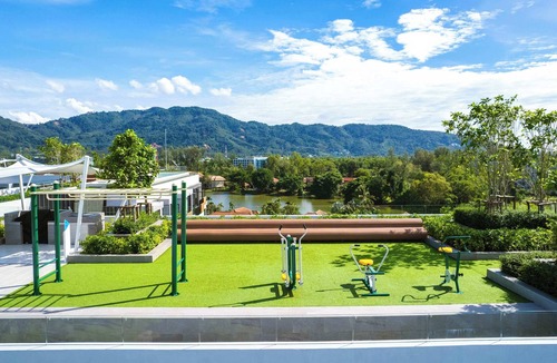Laguna Condo | Skypark Aurora Studio 1A Golf side