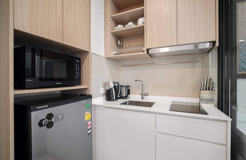 Laguna Condo | Skypark Aurora Studio 1A Golf side