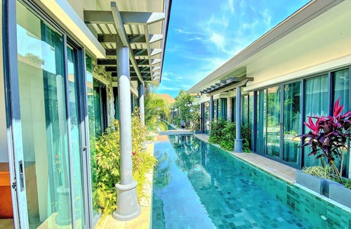 Chalong House | Snappy 2 BR Pool Access Suite | Kitchen | Washer