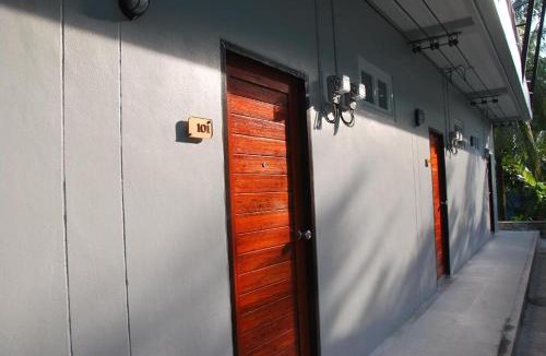 Pa Klok Hotel | Snooze Inn Phuket - Free Shuttle to Bang Rong Pier