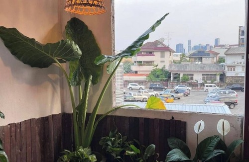 Phra Khanong Nuea House | Spacious 4-bedroom townhome in lovely Prakanong Wattana with WiFi, AC.