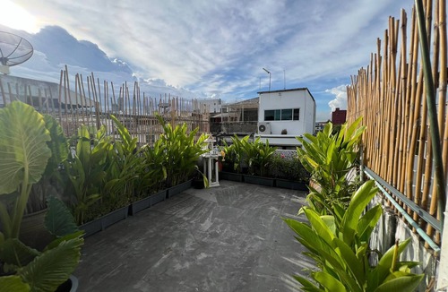 Phra Khanong Nuea House | Spacious 4-bedroom townhome in lovely Prakanong Wattana with WiFi, AC.