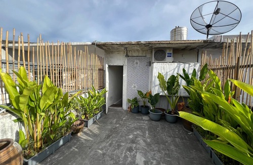 Phra Khanong Nuea House | Spacious 4-bedroom townhome in lovely Prakanong Wattana with WiFi, AC.