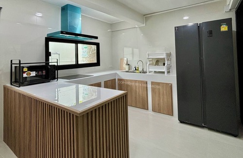 Bang Chak House | Spacious 4-bedroom townhome in Phrakanong with AC near TDPK