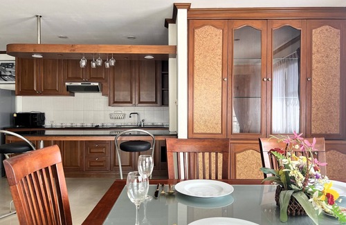 Na Kluea Apartment | Spacious Corner 1-Bedroom Condo with 2 Balconies - Baan Suan