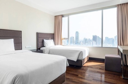 Khlong Toei Apartment | Spacious Family Suite near BTS Phrakhanong宽阔家庭房近轻轨 U5