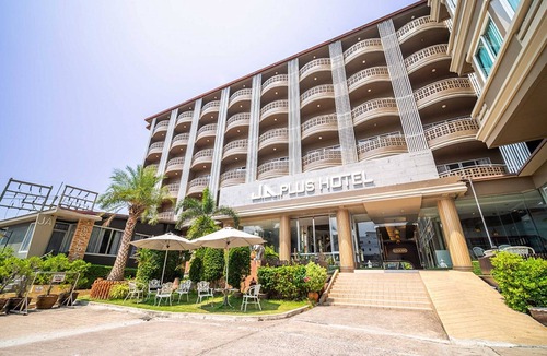 Central Pattaya House | Spacious Family Stay | Great for Groups