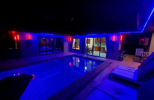 Maret Villa | Spacious ocean view pool villa