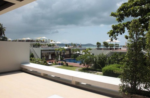 Rawai Apartment | Spacious Open Plan Resort Apartment, large ensuite bedrooms, fitted kitchen.