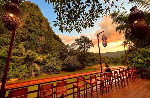 Kong Lor House | SpringRiver Resort