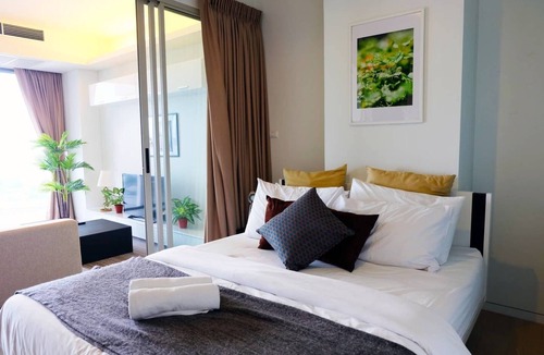 Samsen Nai Condo | [SR 2.4] 2BR FUTURISTIC @ BTS, Bangkok