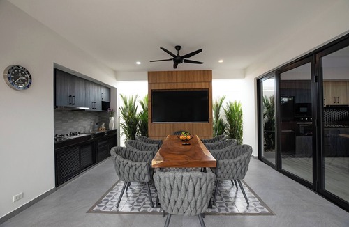 Rawai Villa | Stunning 4 bedrooms pool villa at Rawai