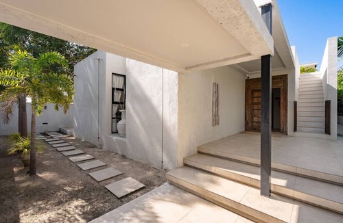 Thong Krut House | Stunning Beachfront Villa with Private Pool and Ocean Views