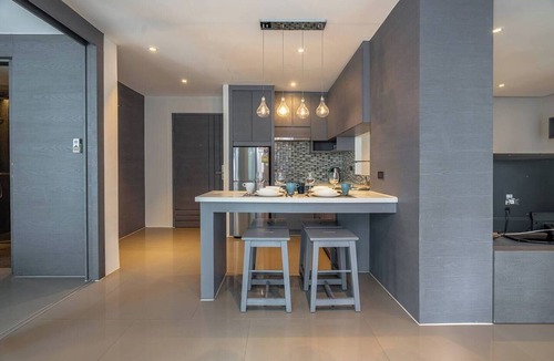 Kamala Apartment | Suite Nova 2BR|Rooftop Pool & Gym| Citygate Kamala