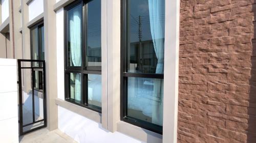 Ban Pong House | Sukthavorn Living, Ban Pong