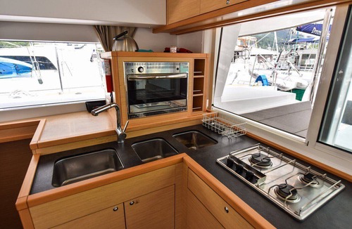 Salak Kok Boat Rental | Sun-Kissed Sailing Journey in Trat, Koh Chang