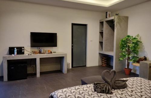 Bueang Sam Phan Resort | Sunset resorts and bar