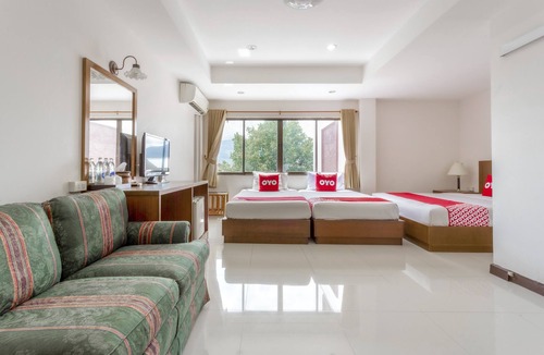 Wua Lai Hotel | Super OYO 1096 Winner Inn Hotel