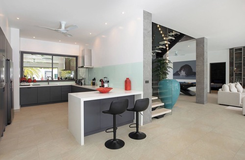 Rawai Villa | Superb modern 5 bdrs pool villa in rawai