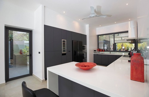 Rawai Villa | Superb modern 5 bdrs pool villa in rawai