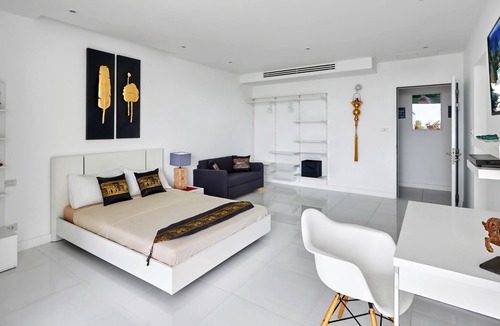 Bophut Villa | Superb villa with stunning views over the Bay of Bang Rak and beach 300m