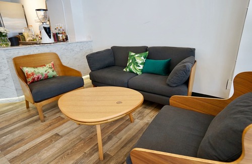 Samsen Nai Hostel | T Hostel at Victory Monument