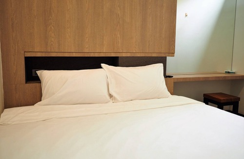 Samsen Nai Hostel | T Hostel at Victory Monument