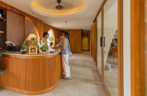 Koh Lan Resort | Tasana bar and luxury resort