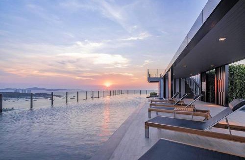 Pattaya Bay Apartment | The Base Central Pattaya By Pattaya Holiday