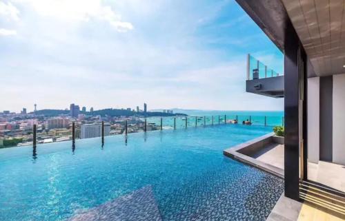Pattaya Bay Apartment | The BASE Central Pattaya
