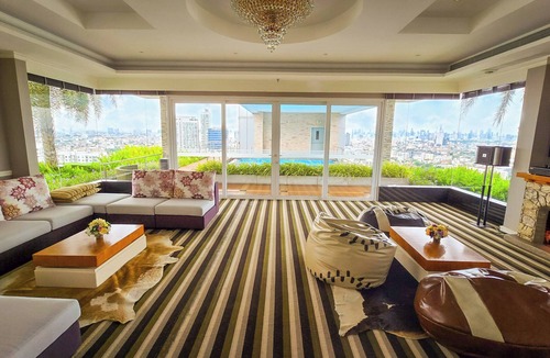 Chom Phon Hotel | The Bazaar Hotel